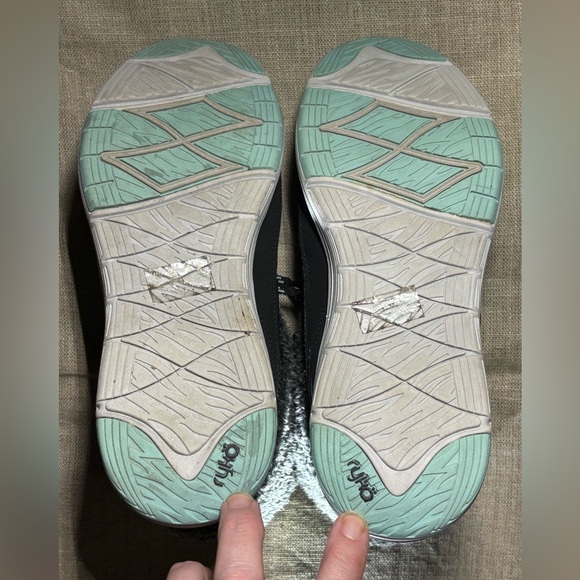 Ryka Black Winter Boots with Teal Highlights - Picture 7 of 11